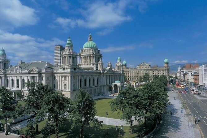 Highlights of Belfast sightseeing 4 hours private tour - Belfast Castle and Cave Hill in one hour