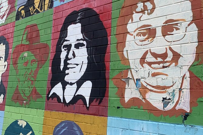 Original Drivers Belfast Taxi/Cab Tour 2 hour private adventure - Divis Street’s International Mural Wall