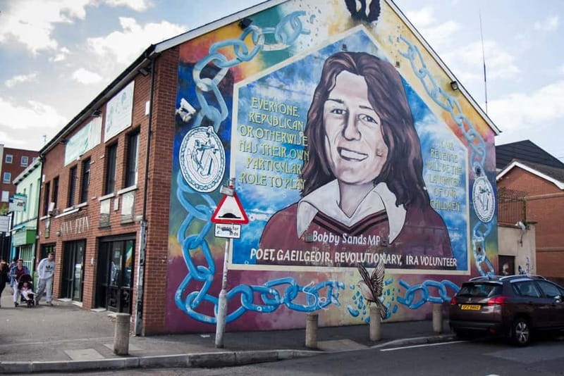 Political Wall Murals and Peacewall - The Peacewall and No Man’s Land