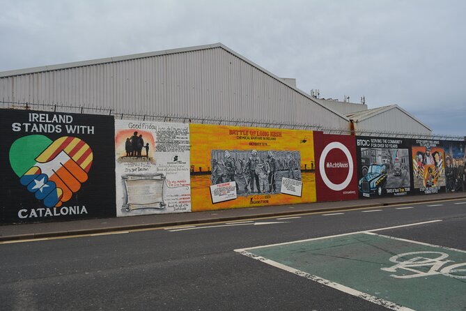 Private 1 Hour Belfast Taxi cab Tour - Falls Road and the Bobby Sands mural