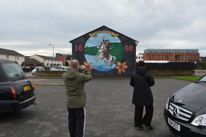 Private 1 Hour Belfast Taxi cab Tour - Divis and the local view from the west
