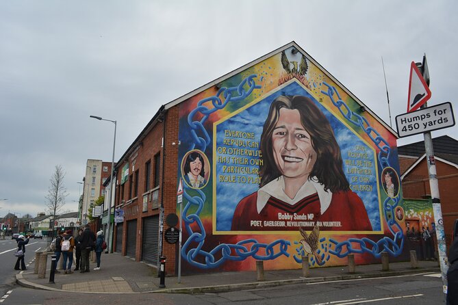 Private 1 Hour Belfast Taxi cab Tour - How much history fits into one hour?