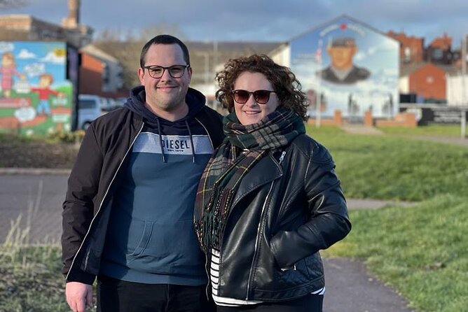 Private Belfast Mural & Giant's Causeway Tour from Belfast (2 in 1) - Bushmills Distillery and the optional tasting