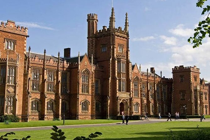 Private Driver Guided Day Tour of Belfast - Stormont Estate and the Parliament Buildings, 30 minutes