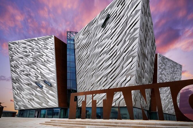 Private Driver Guided Day Tour of Belfast - City Hall and the civic center, 90 minutes