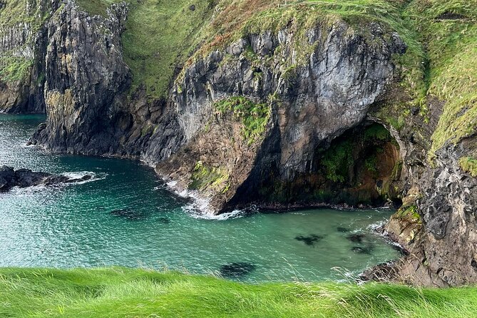 Private Giant's Causeway Tour including Game of Thrones Sites - One hour among the Giant’s Causeway stones