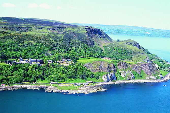 Private Giants Causeway Tour Tour For Up to 15 People - The Dark Hedges and a sensible lunch break