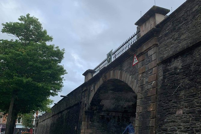 Private Guided Walking Tour in Derry City - How balanced is the political viewpoint?