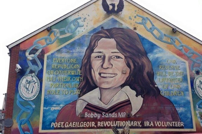 Private Political History & Murals Tour Belfast - The Peace Wall in 10 minutes