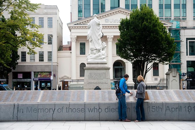 Shore Excursion from Belfast: Including Giants Causeway and Belfast City. - Belfast city sights in a limited window
