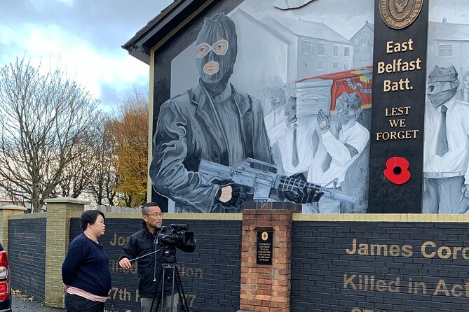 The Troubles and iconic award winning taxi 2hr private cab tour - Crossing to Loyalist Shankill Road