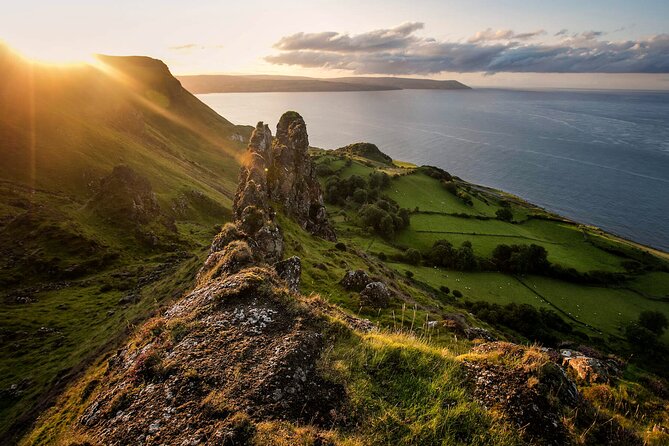 Titanic Experience and Giant's Causeway tour from Belfast - Titanic Belfast, a powerful 90-minute finish