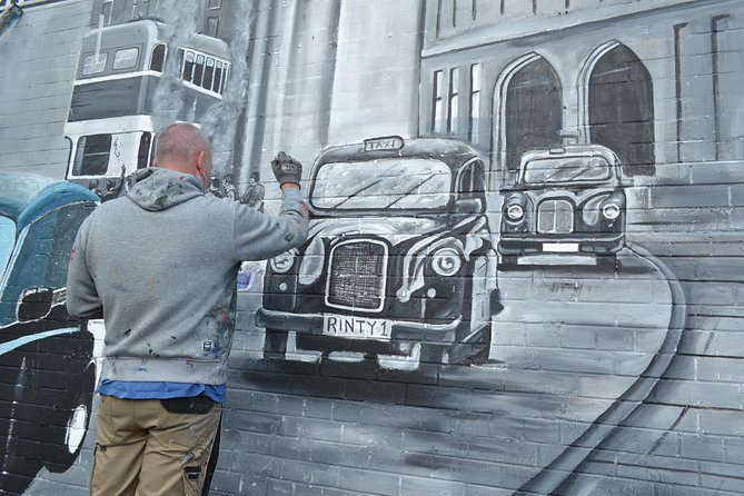 World Famous Private Belfast Troubles Taxi Cab Tour 2 Hour - Why a Belfast black cab makes sense